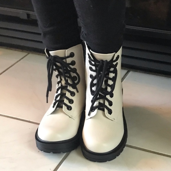 LAST PAIR 7.5 🖤🖤🖤🖤 - Picture 3 of 9